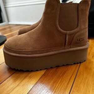 UGG Women's Chelsea Platform Winter Boots